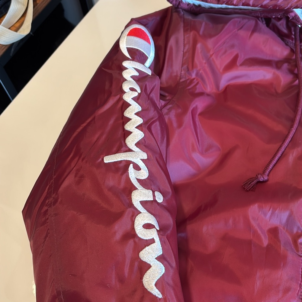 Men’s/women’s Champion Burgundy coat sz Small - Picture 6 of 10